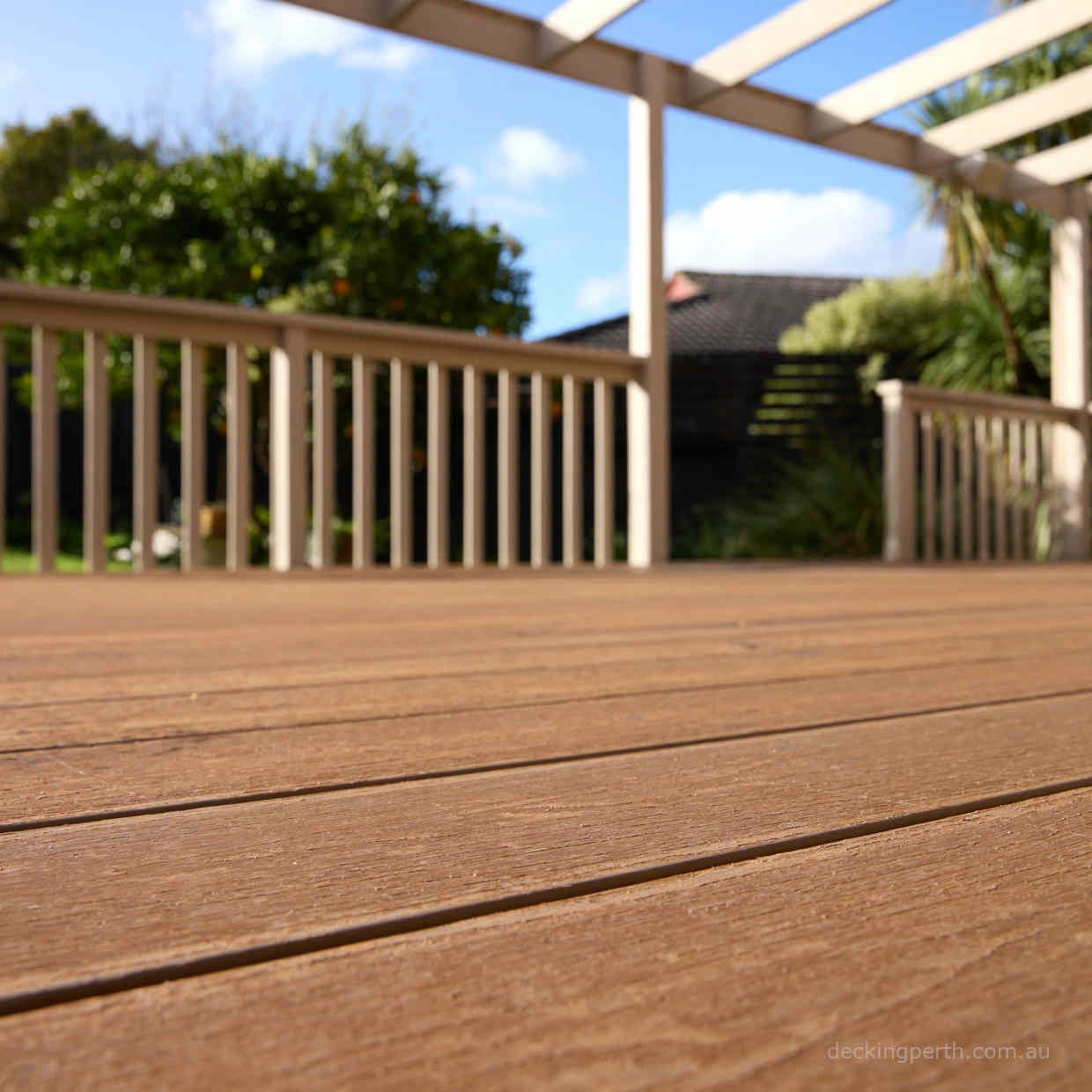 Everdeck_Nutmeg_Brown_Decking_Perth_02