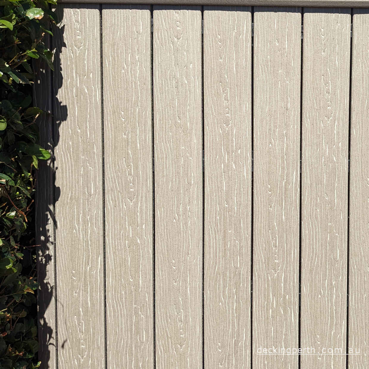 MOISTURE SHIELD - Vision Composite Decking - Mochaccino - 35% Cooler