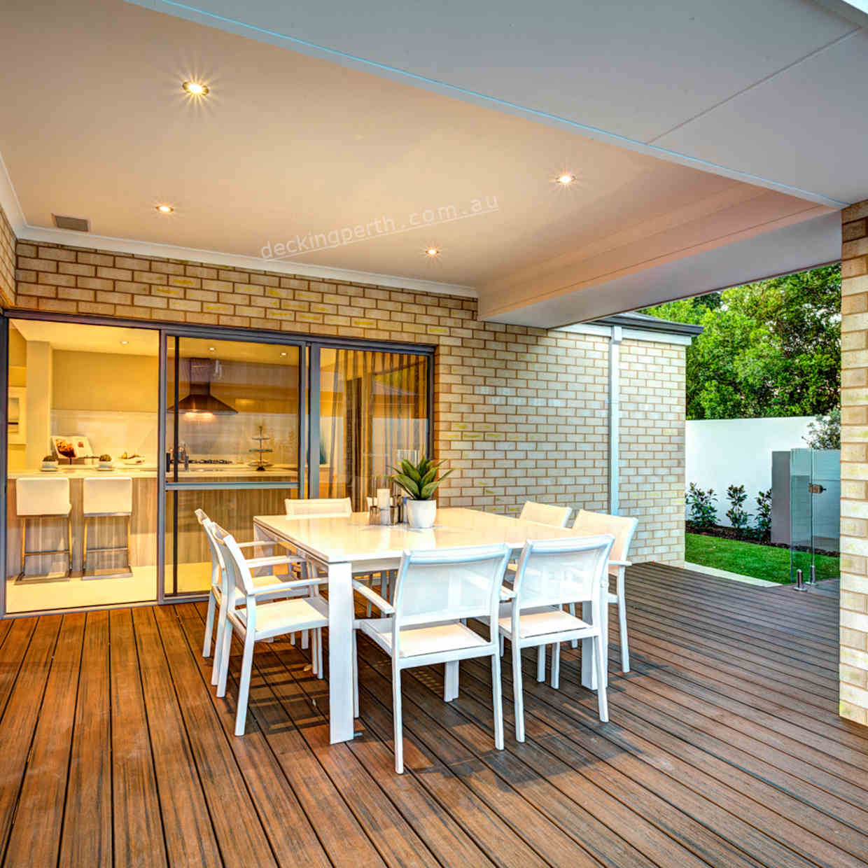 TREX_Transcend_Decking_Spiced_Rum_Decking_Perth