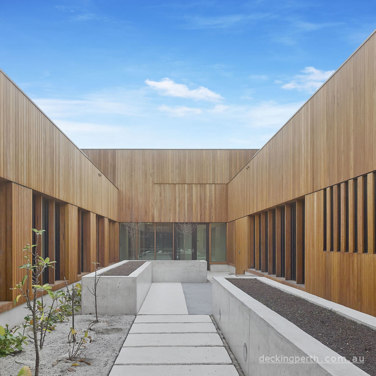 BLACKBUTT Cladding 120 x 18mm R/L KD S&B Shiplap E/M Decking Perth