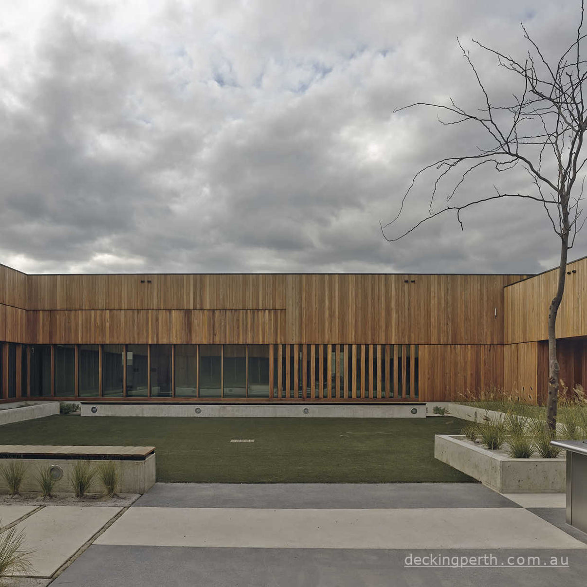 BLACKBUTT Cladding 120 x 18mm R/L KD S&B Shiplap E/M Decking Perth